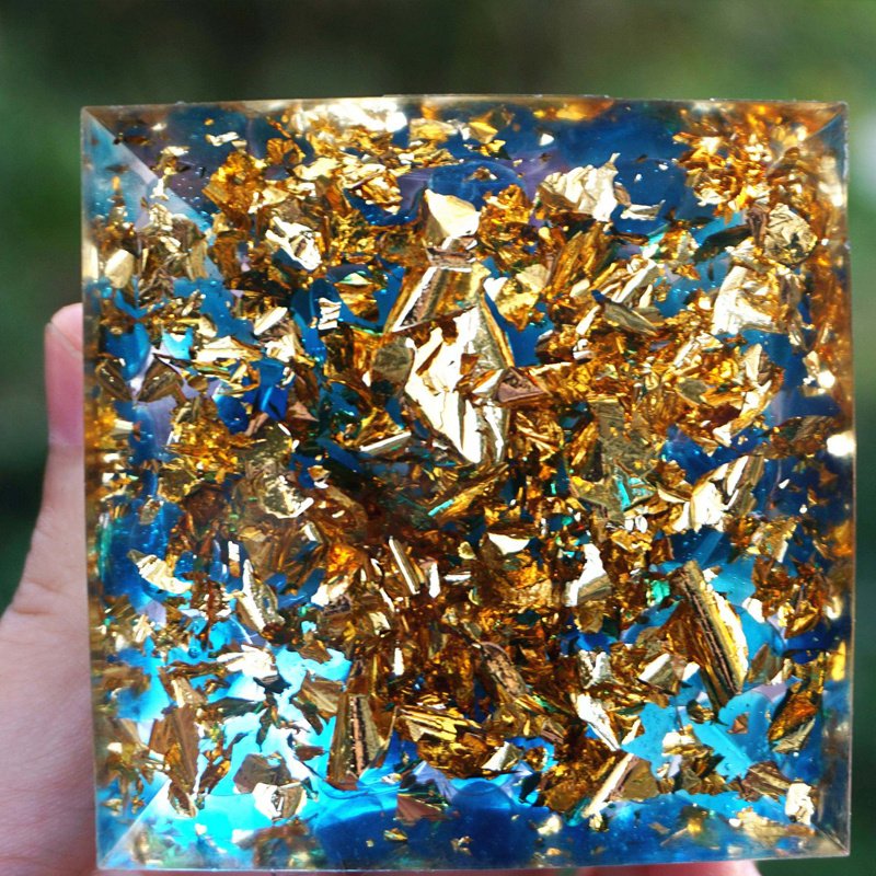 Pirâmide Orgonite com Esfera de Ametista e Obsidiana para Protecção e Equilíbrio - Image 3